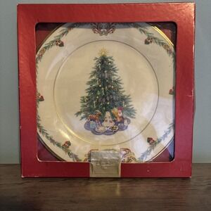 Lenox 17th Annual 2007 Norway Christmas Trees Around the World Plates Boxed